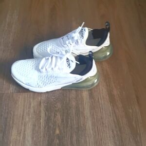 Nike Air Max 270